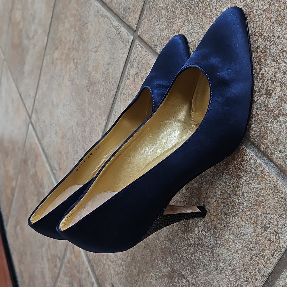 Gucci heels silk with bling on heel size 38